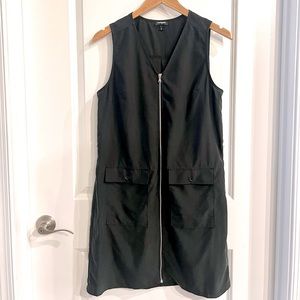 Express Full Zip-Up Dress with Pockets in Black/Charcoal in Size Medium